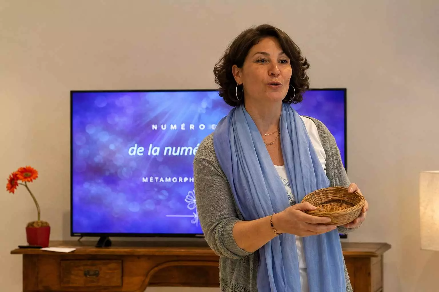 Delphine Ragon lors d'une conférence sur la numérologie au Carré à Toulouges.