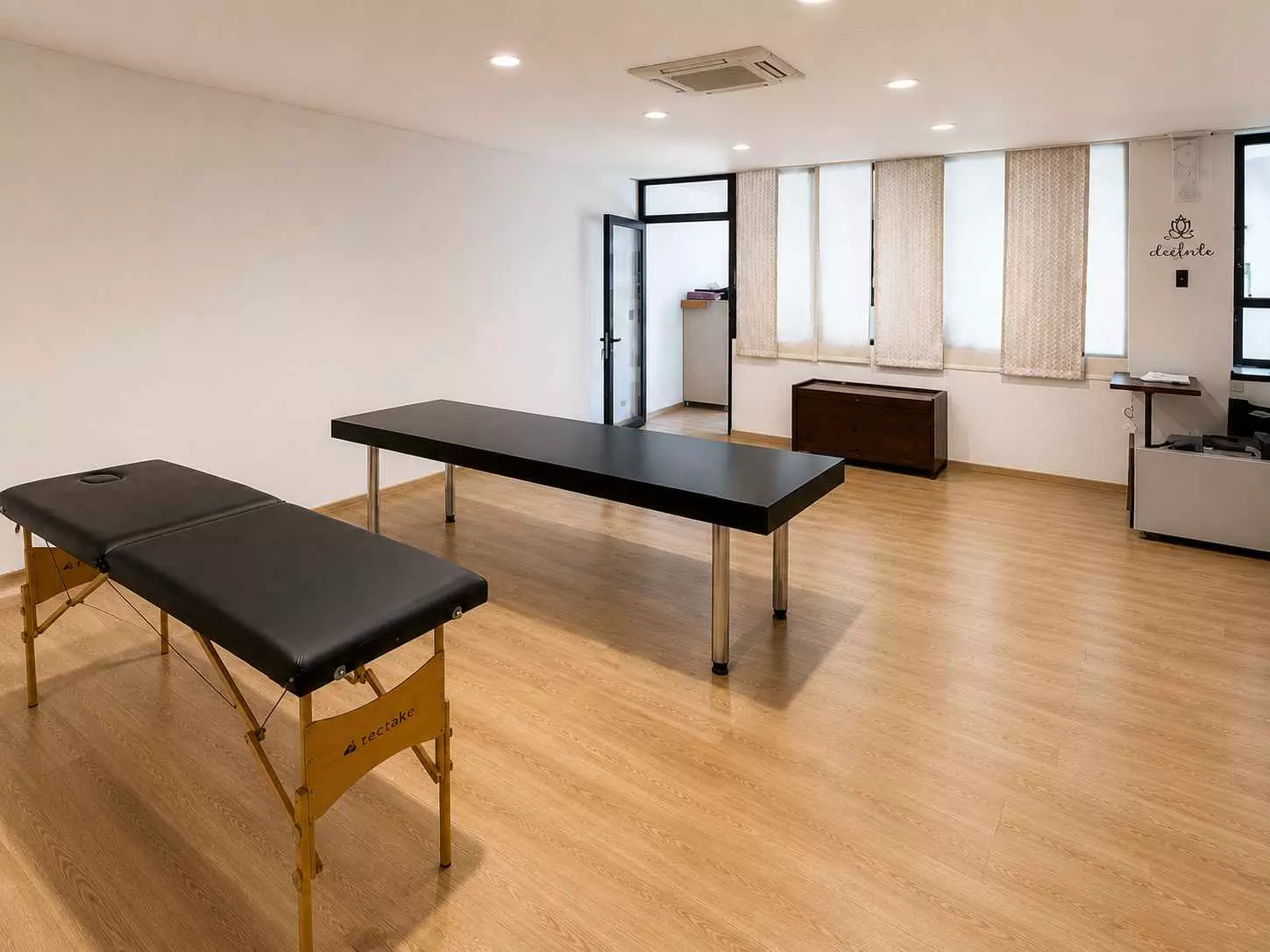 salle-reunion-triangle-8-10-personnes-massage